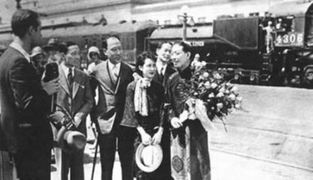 1930年,，來(lái)美演出的梅蘭芳受到華人華僑的熱烈歡迎（資料圖）