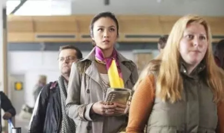 電影《北京遇上西雅圖》女主人對海關(guān)撒謊隱瞞生子目的