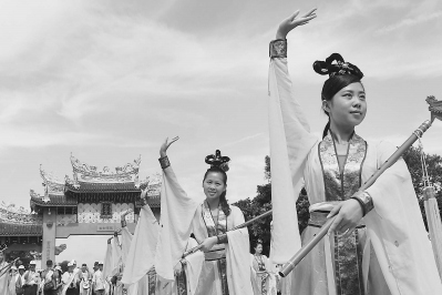  在湄洲媽祖祖廟圣旨門廣場舉行的祭祀媽祖祈福大典,。 （資料圖片）