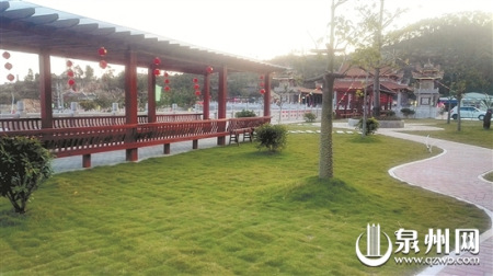 下官路村居家養(yǎng)老服務(wù)站的休閑廣場景致優(yōu)美,。 下官路村居家養(yǎng)老服務(wù)站的休閑廣場景致優(yōu)美,。