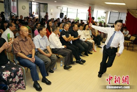 葉金森演示京劇的手眼身法步“五功”等。 <a target='_blank' >中新社</a>記者 宋方燦 攝 葉金森演示京劇的手眼身法步“五功”等,。 <a target='_blank' >中新社</a>記者 宋方燦 攝