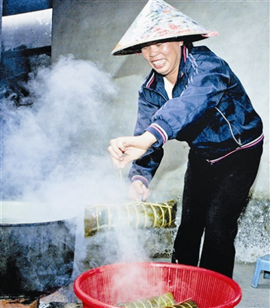 長角粽出鍋,。 長角粽出鍋。