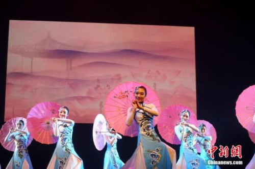 舞蹈表演《美人吟》。 <a target='_blank' >中新社</a>記者 付強(qiáng) 攝 舞蹈表演《美人吟》,。 <a target='_blank' >中新社</a>記者 付強(qiáng) 攝