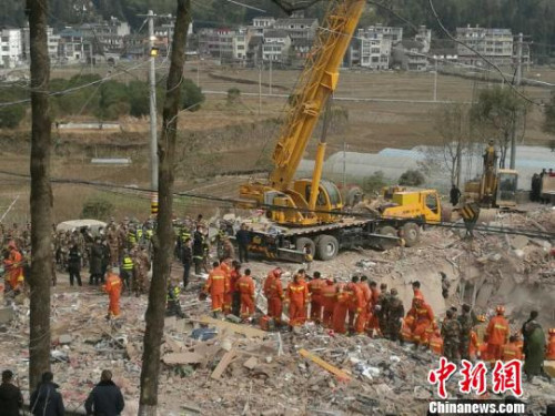 文成民房坍塌現場,。 徐明 攝 文成民房坍塌現場?!⌒烀?攝