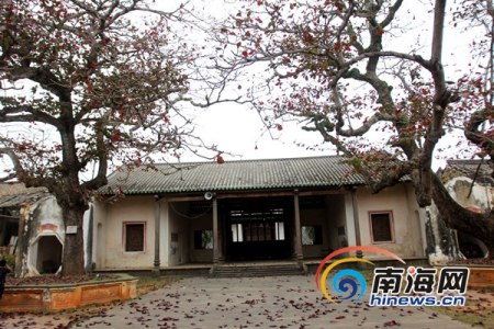 “南洋文化之旅·感受文昌魅力”大型媒體采風(fēng)活動(dòng)走進(jìn)文昌鋪前鎮(zhèn)溪北書院。南海網(wǎng)記者陳望 攝 “南洋文化之旅·感受文昌魅力”大型媒體采風(fēng)活動(dòng)走進(jìn)文昌鋪前鎮(zhèn)溪北書院,。南海網(wǎng)記者陳望 攝