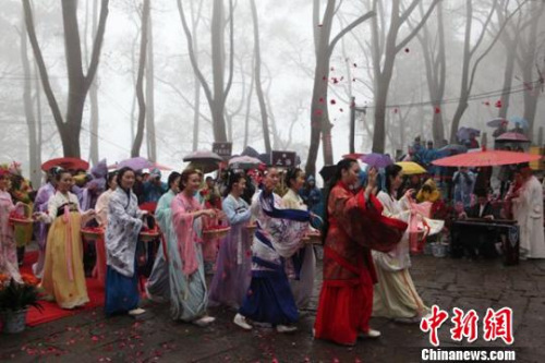 花仙子散花賜福。曾佐然 攝 曾佐然 攝 花仙子散花賜福,。曾佐然 攝 曾佐然 攝