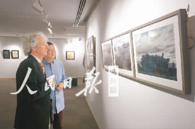 圖為文化中心正在展出以“謎·戀”為主題的水彩畫展,。 圖為文化中心正在展出以“謎·戀”為主題的水彩畫展。