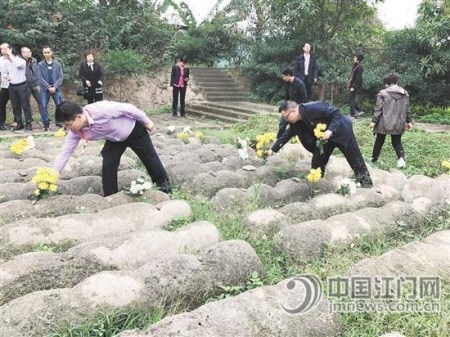 鮮花祭“先僑”。