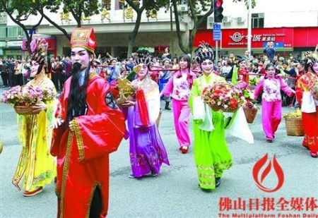 祖廟路上,浩浩蕩蕩的巡游隊(duì)伍,。 祖廟路上,,浩浩蕩蕩的巡游隊(duì)伍,。