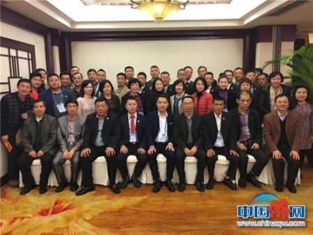 合影。 劉著之 攝 合影,。 劉著之 攝