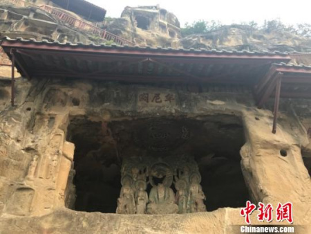 廣元千佛崖造像龕窟,。周夏 攝