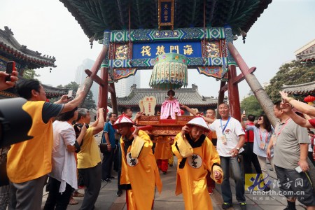 媽祖文化旅游節(jié)開(kāi)幕 皇會(huì)踩街隆重舉行