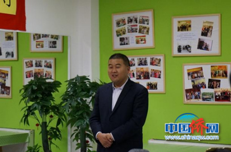 國務(wù)院僑辦宣傳司代表王培遠(yuǎn)在座談會上講話,。