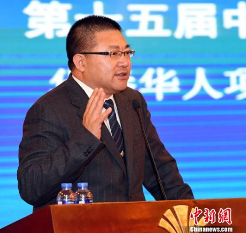 國務(wù)院僑辦經(jīng)濟(jì)科技司副司長夏付東出席華僑華人項(xiàng)目成果(泉州)專場對接會并致辭,。 記者劉可耕 攝 國務(wù)院僑辦經(jīng)濟(jì)科技司副司長夏付東出席華僑華人項(xiàng)目成果(泉州)專場對接會并致辭?!∮浾邉⒖筛z