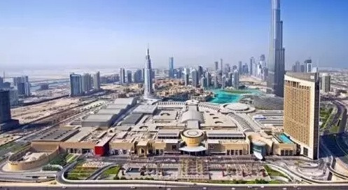 涂先生自由活動(dòng)的DUBAI MALL,，是全球最大的購(gòu)物中心