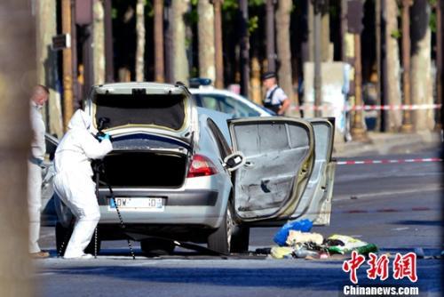 圖二 6月19日,，巴黎香榭麗舍大道發(fā)生汽車沖撞事件。