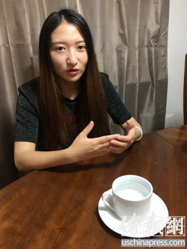 陳曦講述自己的煩惱事兒(美國《僑報(bào)》/于麗娜 攝) 陳曦講述自己的煩惱事兒(美國《僑報(bào)》/于麗娜 攝)