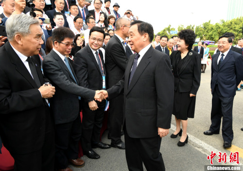 9月10日，第九屆世界華文傳媒論壇在福州開幕。全國人大常委會副委員長兼秘書長王晨,、國務院僑務辦公室主任裘援平,、福建省省長于偉國等一起會見海外華文媒體嘉賓。<a target='_blank' >中新社</a>記者 王東明 攝