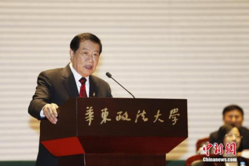 11月4日,,全球首個(gè)以“華人神探”李昌鈺命名的法庭科學(xué)類博物館——李昌鈺法庭科學(xué)博物館在上海揭牌開館。 <a target='_blank' >中新社</a>記者 張亨偉 攝 11月4日,全球首個(gè)以“華人神探”李昌鈺命名的法庭科學(xué)類博物館——李昌鈺法庭科學(xué)博物館在上海揭牌開館,。 <a target='_blank' >中新社</a>記者 張亨偉 攝