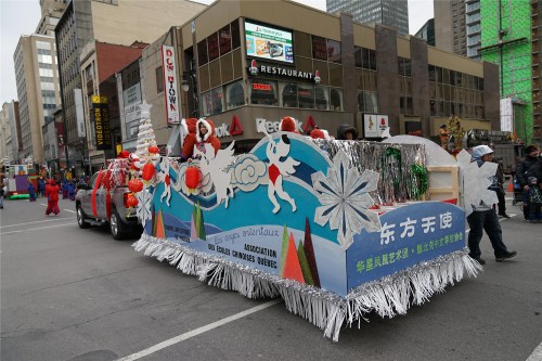 “東方天使”花車,。