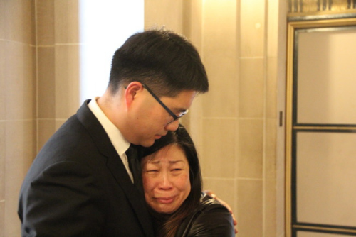 李孟賢中文助理、市府新聞辦公室副主任林偉浩和舊金山對(duì)華辦公室負(fù)責(zé)人趙翠薇,。 李孟賢中文助理,、市府新聞辦公室副主任林偉浩和舊金山對(duì)華辦公室負(fù)責(zé)人趙翠薇,。