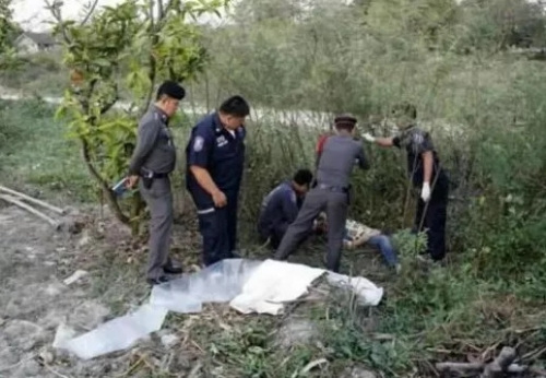 泰國警方在現(xiàn)場勘察。 泰國警方在現(xiàn)場勘察,。