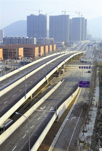 將在元旦通車的廣化南路。劉偉攝 將在元旦通車的廣化南路,。劉偉攝