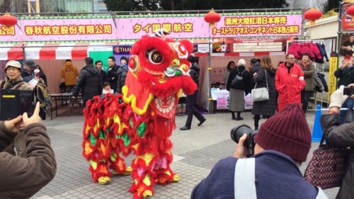 第12屆名古屋“春節(jié)祭”現(xiàn)場,，舞獅在備場。（孫旭光 攝）