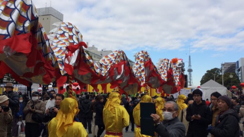 “春節(jié)祭”現(xiàn)場的舞龍隊(duì)伍。(名古屋華助中心 孫旭光/攝)