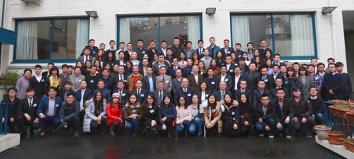 全體代表合影,。 (《歐洲時(shí)報(bào)》/ 孔帆攝) 全體代表合影。 (《歐洲時(shí)報(bào)》/ 孔帆攝)