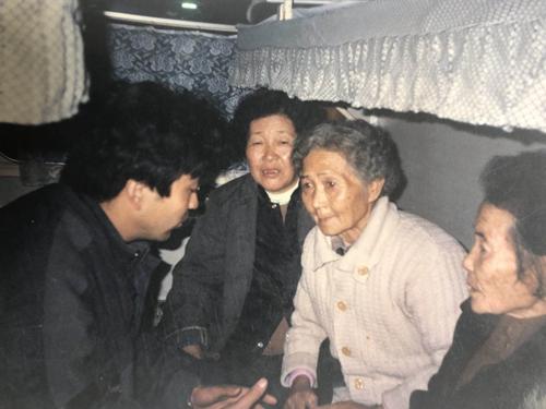 1992年,,三位韓籍“慰安婦”到北京尋求童增的支持,。受訪者供圖 1992年,,三位韓籍“慰安婦”到北京尋求童增的支持。受訪者供圖