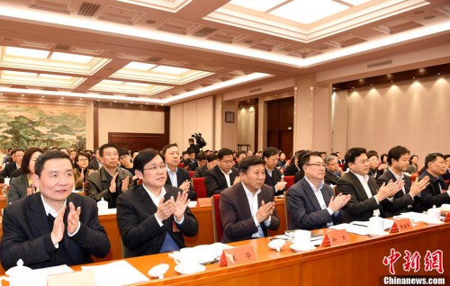 1月23日,全國僑辦主任會議在北京召開,。各省,、自治區(qū)、直轄市人民政府及新疆生產(chǎn)建設(shè)兵團(tuán)僑務(wù)部門負(fù)責(zé)人,,副省級城市,、省會城市及部分重點僑鄉(xiāng)城市僑務(wù)部門主要負(fù)責(zé)人等約200人出席會議。<a target='_blank' >中新社</a>記者 張勤 攝 1月23日,,全國僑辦主任會議在北京召開。各省,、自治區(qū),、直轄市人民政府及新疆生產(chǎn)建設(shè)兵團(tuán)僑務(wù)部門負(fù)責(zé)人,副省級城市,、省會城市及部分重點僑鄉(xiāng)城市僑務(wù)部門主要負(fù)責(zé)人等約200人出席會議,。<a target='_blank' >中新社</a>記者 張勤 攝