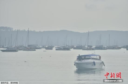 資料圖：一艘游艇進入普吉島的港口,。