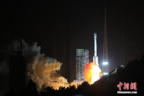 資料圖:中國以“一箭雙星”方式發(fā)射北斗三號組網(wǎng)衛(wèi)星。<a target='_blank' >中新社</a>發(fā) 王玉磊 攝 資料圖:中國以“一箭雙星”方式發(fā)射北斗三號組網(wǎng)衛(wèi)星,。<a target='_blank' >中新社</a>發(fā) 王玉磊 攝