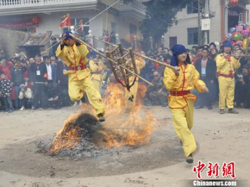 　粽橋舞踏火祈福?！×謩俎?攝