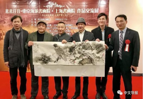 上海畫家合作完成《福壽迎春圖》 上海畫家合作完成《福壽迎春圖》