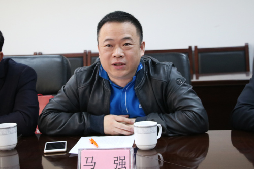 俄羅斯華僑華人聯(lián)合會副會長馬強(qiáng)發(fā)言