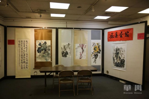 畫(huà)廊內(nèi)部展出的中國(guó)畫(huà)。