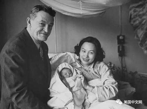 1949年1月8日夫妻倆與長女的合照(值得一提的是,，宋美齡對陳香梅的兩個(gè)女兒十分喜愛,，是兩個(gè)孩子的干媽，她們的名字陳美華和陳美麗也是宋美齡取的,。)