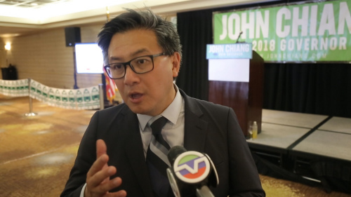 圖為江俊輝競選派對現(xiàn)場接受美國中文網(wǎng)采訪 美國中文網(wǎng) 趙梓亦 攝 圖為江俊輝競選派對現(xiàn)場接受美國中文網(wǎng)采訪 美國中文網(wǎng) 趙梓亦 攝