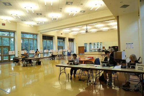 資料圖: 2018年6月26日,美國馬州初選日登場,,無論是投票,、做義工,還是參選,,都能見到馬州華人的參政身影,。(美國《世界日報》/羅曉媛 攝) 資料圖: 2018年6月26日,美國馬州初選日登場,,無論是投票,、做義工,還是參選,,都能見到馬州華人的參政身影,。(美國《世界日報》/羅曉媛 攝)