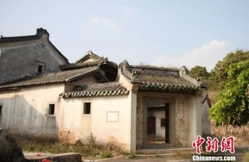 廣東梅州華僑故居“愛春樓”愛春樓一瞥?!〔绦佬馈z 廣東梅州華僑故居“愛春樓”愛春樓一瞥,?!〔绦佬馈z