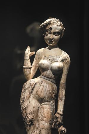 公元一世紀(jì)的象牙女神雕像。新京報(bào)記者 浦峰 攝 公元一世紀(jì)的象牙女神雕像。新京報(bào)記者 浦峰 攝