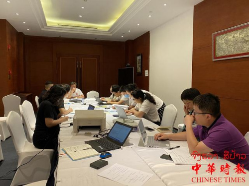 專家組討論。(老撾《中華時報》) 專家組討論,。(老撾《中華時報》)
