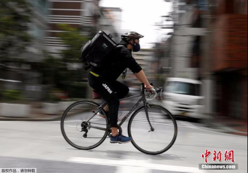 資料圖：日本擊劍名將倫敦奧運(yùn)會(huì)男子花劍團(tuán)體銀牌得主三宅諒開始騎車兼職送外賣,。