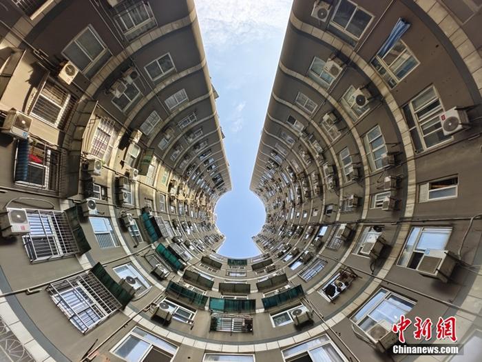 武漢“天空之鑰”藏身寫(xiě)字樓 吸引市民前來(lái)打卡
