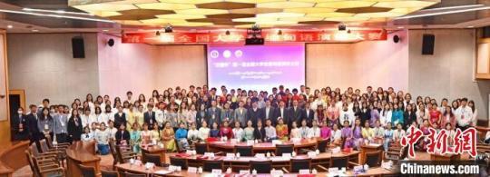 首屆全國大學(xué)生緬甸語演講大賽在昆舉行