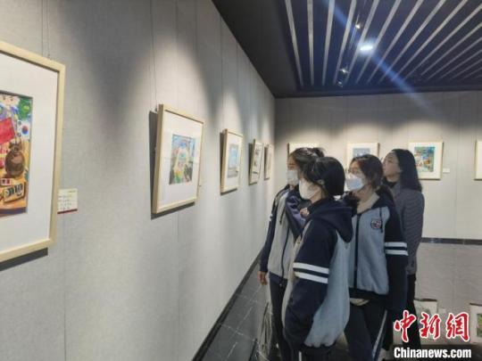 威海-韓國友城青少年繪畫展：表達中韓友誼美好心愿