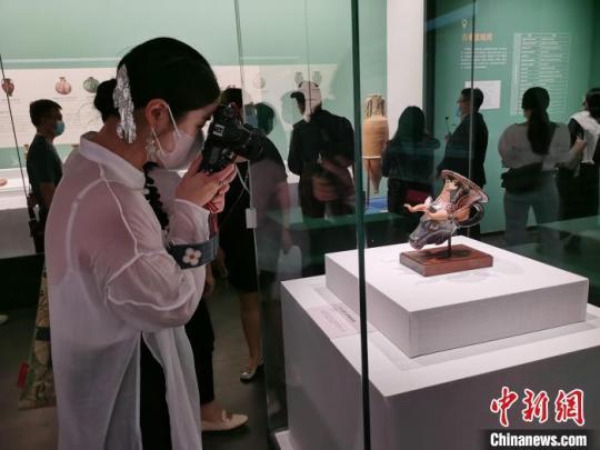 亞歐大陸古代文物精品展蘇州開(kāi)展跨越絲綢之路展現(xiàn)東西方美美與共