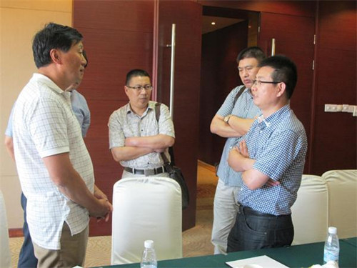 海外海外僑華人高層次人才與連云港市相關單位進行洽談